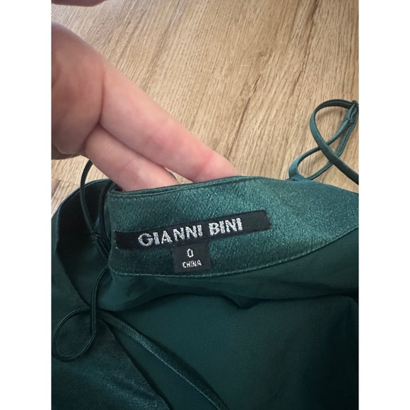 Gianni Bini Satin Pleated Spaghetti Strap Midi Dress Emerald Green Size 0 - Picture 3 of 4